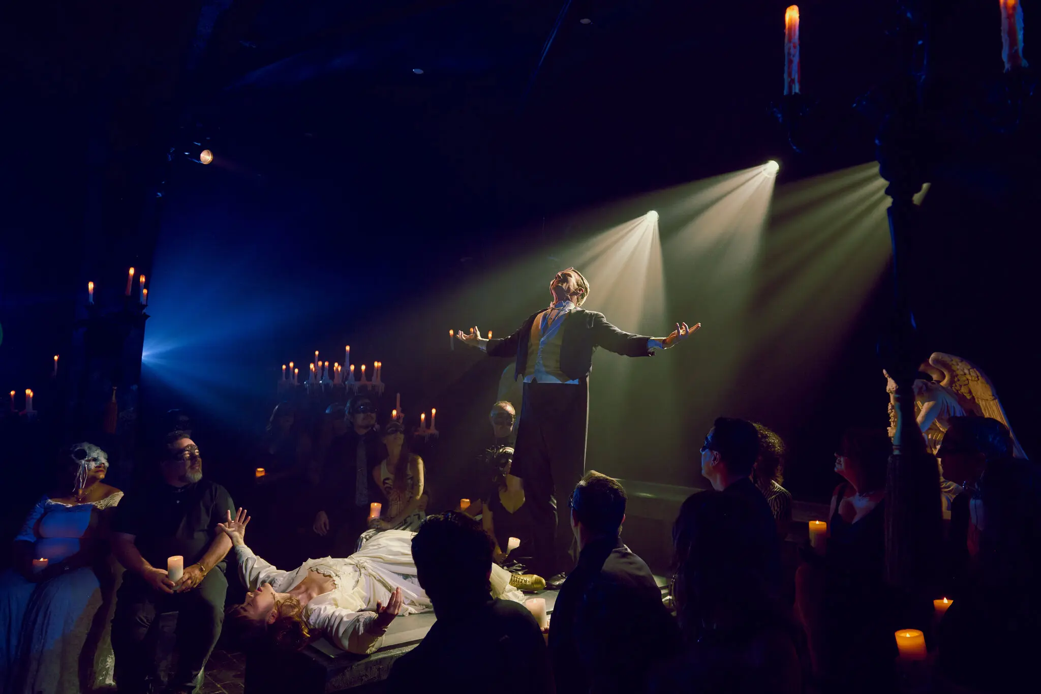 Маскарад повертає Фантома опери: новий іммерсивний театр у Нью-Йорку